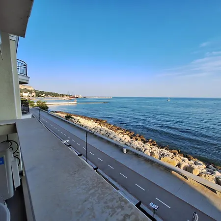 Maraya 2, Carpe Diem Complex, Balchik, Free Parking Apartment *