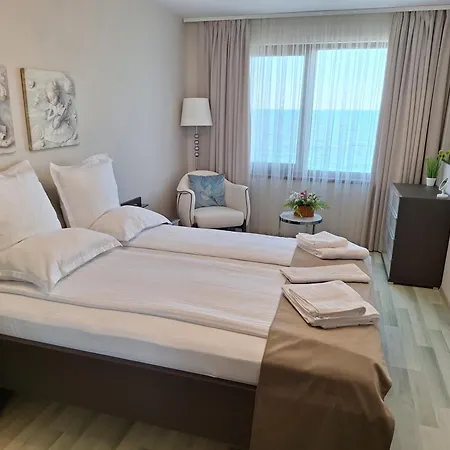Apartment Maraya 2, Carpe Diem Complex, Balchik, Free Parking